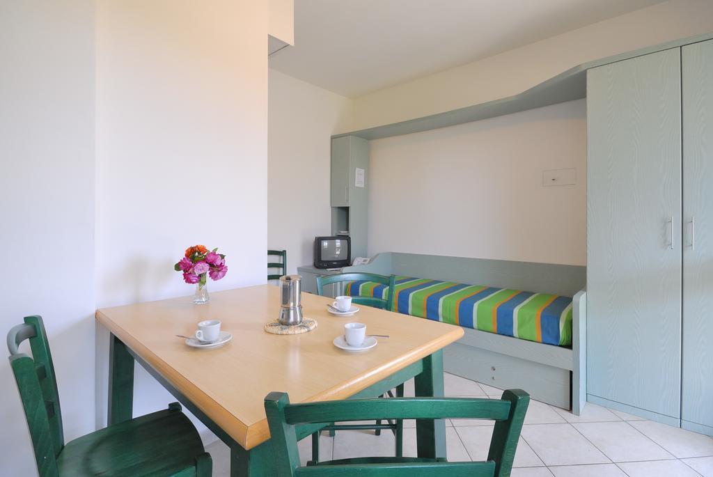 La Cecinella Apartments Марина ди Чечина Екстериор снимка